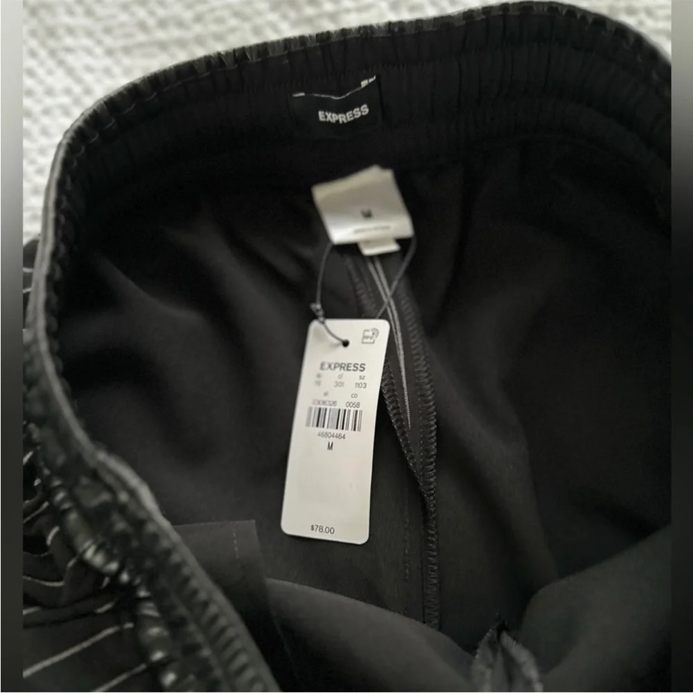 Express Black and White Pinstripe Women Dressy Shorts with Elastic Waistband - Picture 4 of 9